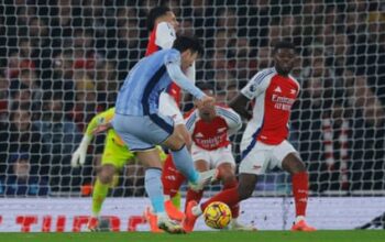 Arsenal reignite title bid after Trossard completes fightback against Spurs