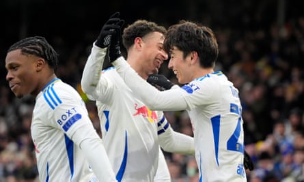 Leeds sink Sheffield Wednesday to return to Championship summit