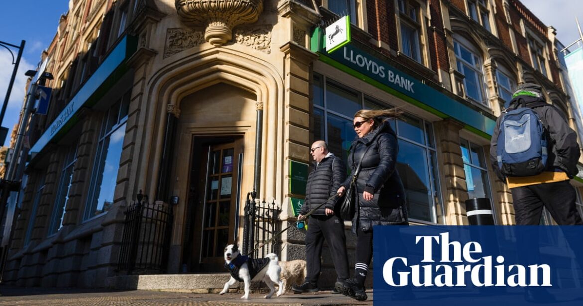 Lloyds Banking Group to shut another 136 UK high street branches