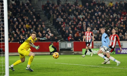 Manchester City throw away 2-0 lead as Nørgaard strikes late for Brentford