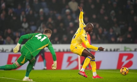 Mateta and Guéhi strike as Crystal Palace extend Leicester losing run