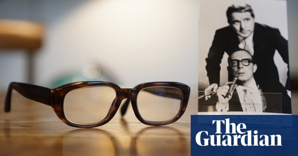 ‘Best of the best’: Robbie Williams buys Eric Morecambe’s glasses for £20,000