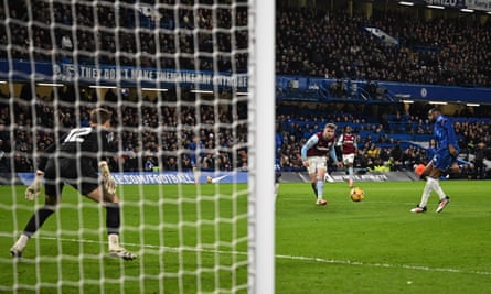 Chelsea climb back into top four after comeback win over West Ham