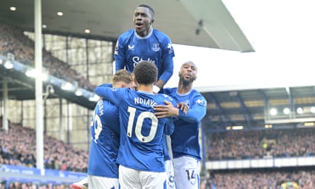 Abdoulaye Doucouré celebrates after scoring the fastest goal in Goodison’s history after 10.18 seconds.