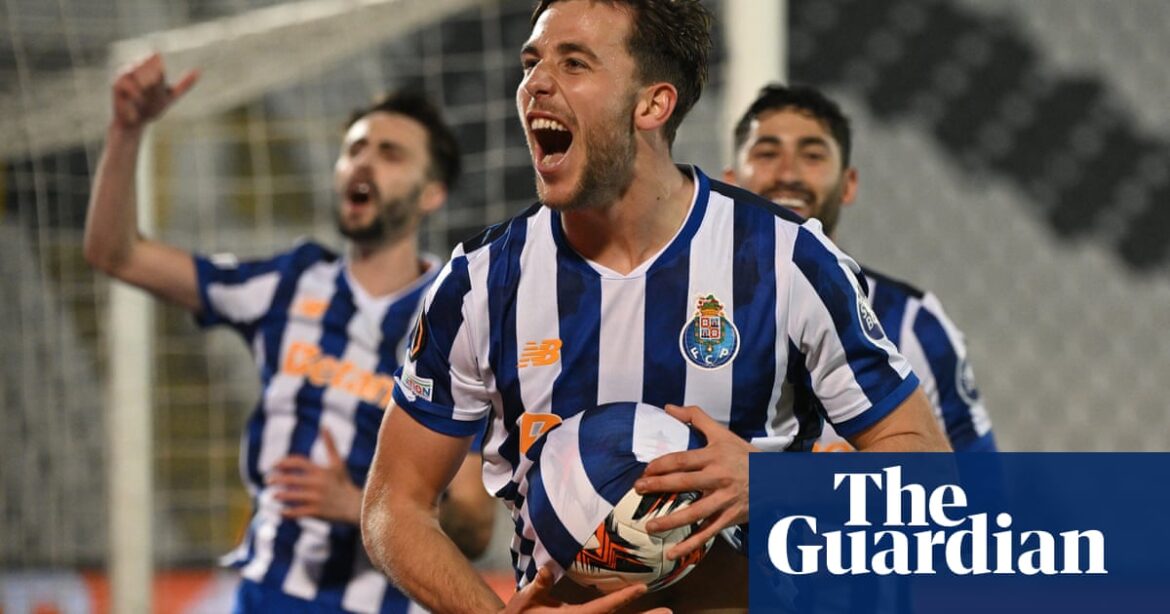 Manchester City sign Porto’s Nico González to take window spree to £172m