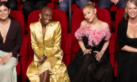 Saldaña squished and Chalamet chafing as Ariana and Cynthia bag the best seats: the 2025 Oscars class photo