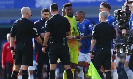 Ugarte stunner and VAR drama rescue point for Manchester United at Everton