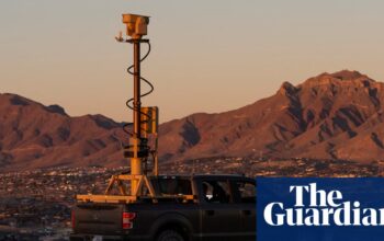 Judge dismisses trespassing charges against people crossing US-Mexico border