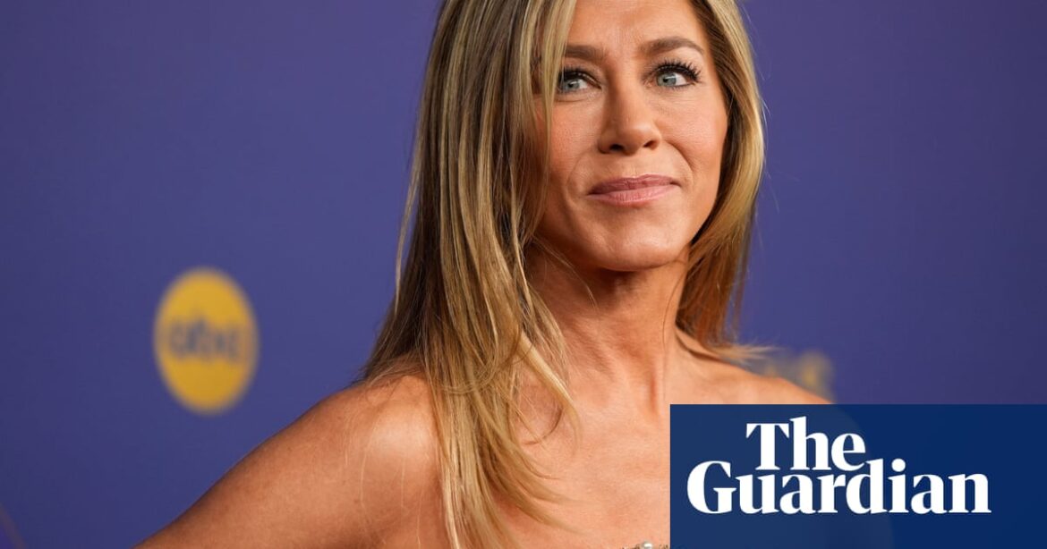 Man arrested after crashing car into front gate of Jennifer Aniston’s home