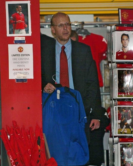 Avram Glazer on a visit to the Manchester United megastore.